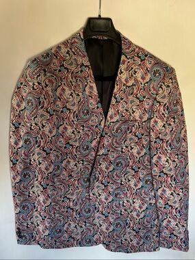 Men's Paisley Sport Coat in Red & Blue